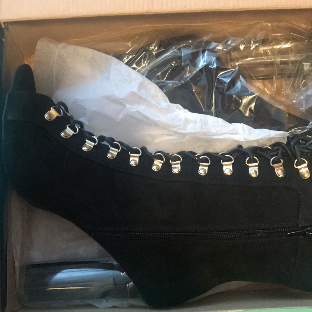Never worn - Picture 2 of 9